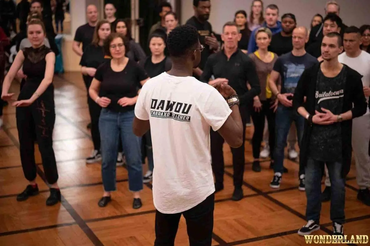 Dawou Tarraxo leading the floor — Wonderland workshop